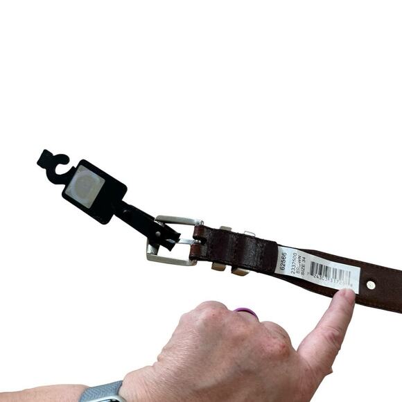 PGA Tour Leather 34 Golf Belt Oil Tanned Silvertone Medallions Engraved Buckle - Picture 3 of 6